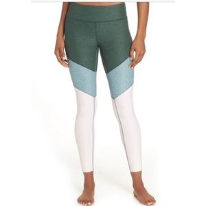 NWT Outdoor Voices 7/8 Spring Leggings